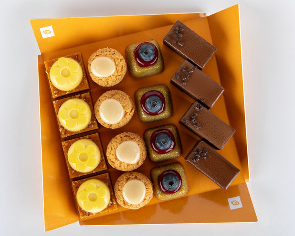 SWEET PETITS FOURS TRAY